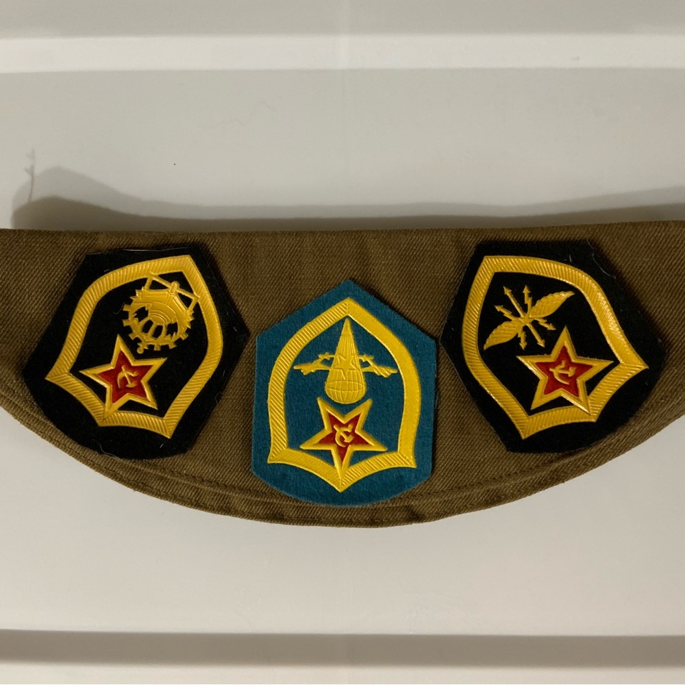 Men’s Russian Cap with multiple Pins - Picture 8 of 9